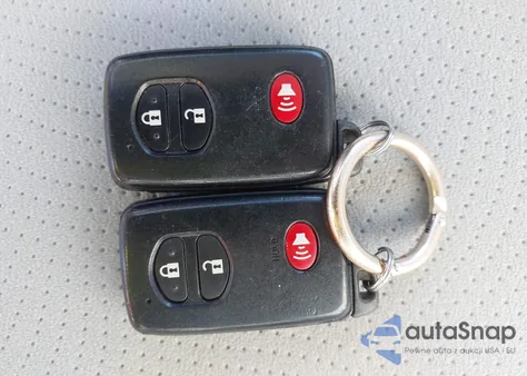 2014 Toyota Prius Three из США, поврежденный, VIN JTDKN3DU6E1809352